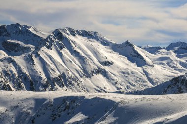 Bulgaristan 'ın Todorka tepesinden Pirin Dağı' nın muhteşem kış manzarası
