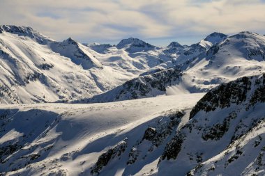 Bulgaristan 'ın Todorka tepesinden Pirin Dağı' nın muhteşem kış manzarası