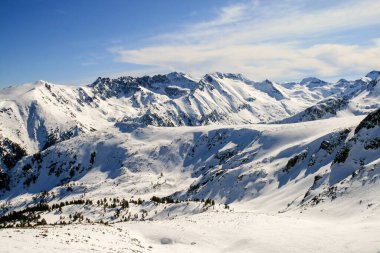 Bulgaristan 'ın Todorka tepesinden Pirin Dağı' nın muhteşem kış manzarası