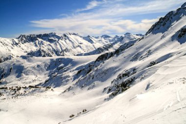 Bulgaristan 'ın Todorka tepesinden Pirin Dağı' nın muhteşem kış manzarası