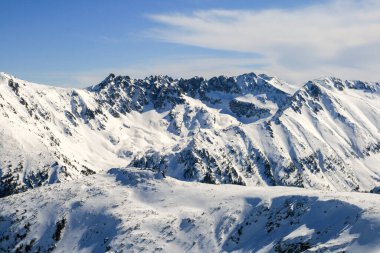 Bulgaristan 'ın Todorka tepesinden Pirin Dağı' nın muhteşem kış manzarası