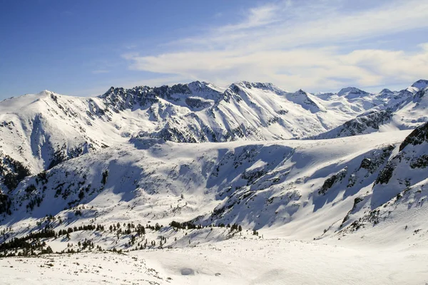 ブルガリア 等々力峰からのピリン山の素晴らしい冬の景色 — ストック写真