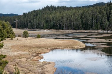 Bulgaristan 'ın Beglika Reservoir, Pazardzhik bölgesinin muhteşem manzarası