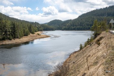 Bulgaristan 'ın Beglika Reservoir, Pazardzhik bölgesinin muhteşem manzarası