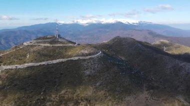 Bulgaristan 'ın Orelyak zirvesi yakınlarındaki Pirin Dağı' nın şaşırtıcı hava manzarası