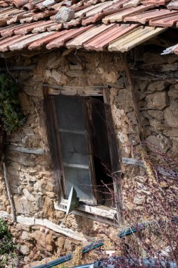 Bulgaristan 'ın Blagoevgrad Bölgesi, Ograzhden Dağı' ndaki Dolene Köyü Panoraması