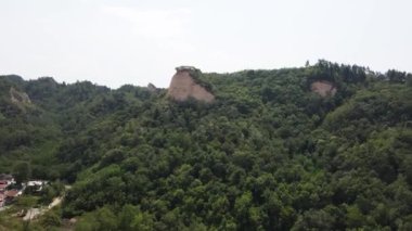 Melnik kum piramitlerinin hava manzarası, Blagoevgrad bölgesi, Bulgaristan