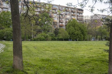 SOFYA, BULGARIA - 30 Nisan 2023: Bulgaristan 'ın Sofya kentindeki South Park' ın şaşırtıcı Sunset Manzarası