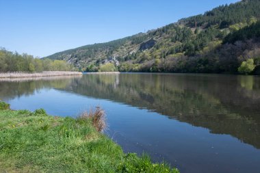 Pancharevo Gölü Bahar Manzarası, Sofya Şehir Bölgesi, Bulgaristan