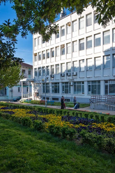 Petrich Bulgaria April 2023 Τυπικό Κτίριο Και Δρόμος Στο Κέντρο — Φωτογραφία Αρχείου