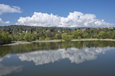 Pancharevo Gölü Bahar Manzarası, Sofya Şehir Bölgesi, Bulgaristan