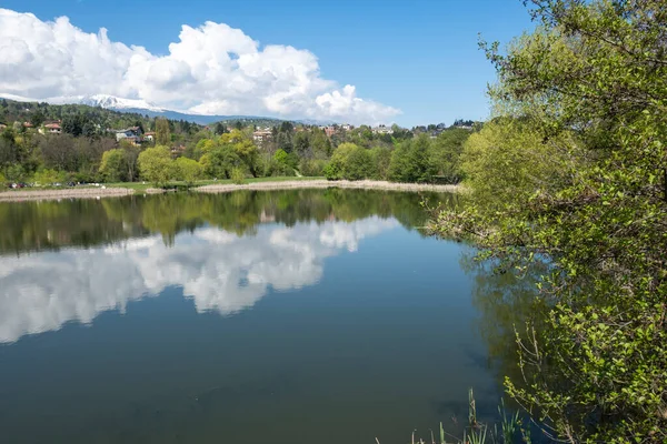 Pancharevo Gölü Bahar Manzarası, Sofya Şehir Bölgesi, Bulgaristan
