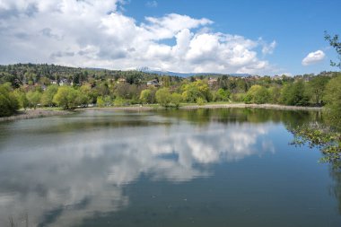 Pancharevo Gölü Bahar Manzarası, Sofya Şehir Bölgesi, Bulgaristan