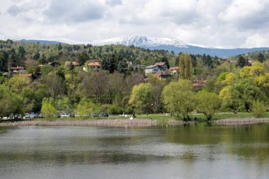 Pancharevo Gölü Bahar Manzarası, Sofya Şehir Bölgesi, Bulgaristan