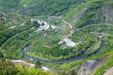 Bulgaristan 'ın Balkan Dağları' nın Bov köyü yakınlarındaki İskar boğazının inanılmaz manzarası