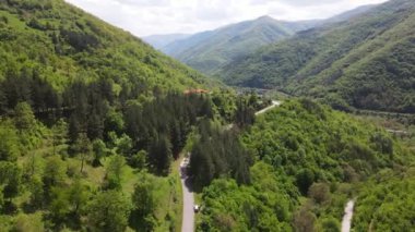 Ochindol, Vratsa bölgesi, Balkan Dağları, Bulgaristan yakınlarındaki Iskar Nehri Boğazı 'nın hava manzarası