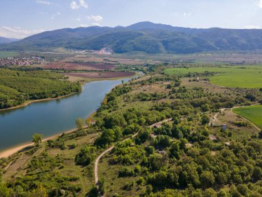 Bulgaristan 'ın Filibe Bölgesi' nin Asenovgrad kenti yakınlarındaki Kırk Springs Reservoir Havacılık Manzarası