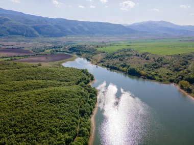 Bulgaristan 'ın Filibe Bölgesi' nin Asenovgrad kenti yakınlarındaki Kırk Springs Reservoir Havacılık Manzarası