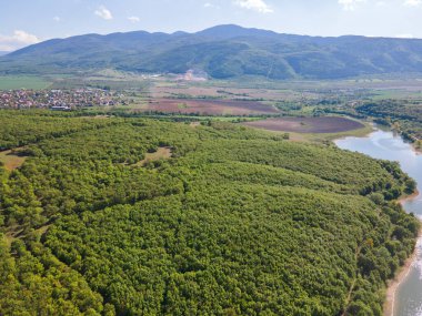 Bulgaristan 'ın Filibe Bölgesi' nin Asenovgrad kenti yakınlarındaki Kırk Springs Reservoir Havacılık Manzarası