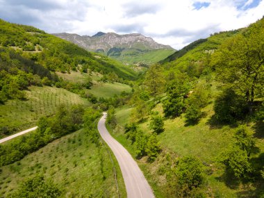 Ochindol, Vratsa bölgesi, Balkan Dağları, Bulgaristan yakınlarındaki Iskar Nehri Boğazı 'nın hava manzarası