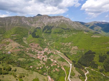 Ochindol, Vratsa bölgesi, Balkan Dağları, Bulgaristan yakınlarındaki Iskar Nehri Boğazı 'nın hava manzarası