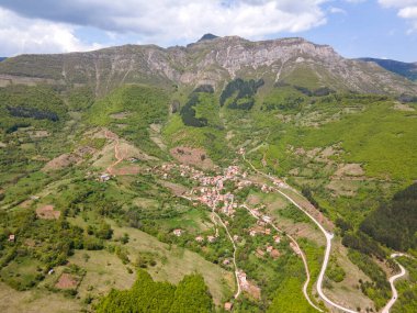 Ochindol, Vratsa bölgesi, Balkan Dağları, Bulgaristan yakınlarındaki Iskar Nehri Boğazı 'nın hava manzarası