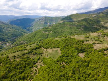 Ochindol, Vratsa bölgesi, Balkan Dağları, Bulgaristan yakınlarındaki Iskar Nehri Boğazı 'nın hava manzarası
