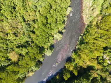 Lyutibrod kasabası yakınlarındaki Iskar Nehri Boğazı 'nın hava manzarası, Vratsa bölgesi, Balkan Dağları, Bulgaristan