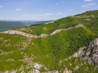 Lyutibrod kasabası yakınlarındaki Iskar Nehri Boğazı 'nın hava manzarası, Vratsa bölgesi, Balkan Dağları, Bulgaristan