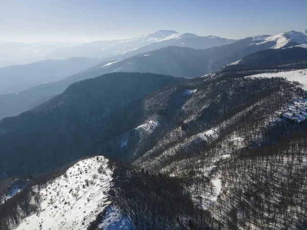 Erstaunliche Luft Winter Ansicht Des Balkan Gebirges Rund Beklemeto Pass — Stockfoto