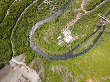 Bulgaristan 'ın Balkan Dağları' nın Bov köyü yakınlarındaki İskar boğazının şaşırtıcı hava manzarası
