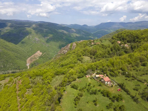 Úžasný Letecký Pohled Skokanskou Rokli Vesnice Bov Balkánské Hory Bulharsko — Stock fotografie