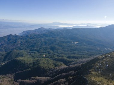 Bulgaristan 'ın Orelyak zirvesi yakınlarındaki Pirin Dağı' nın şaşırtıcı hava manzarası