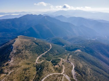 Bulgaristan 'ın Orelyak zirvesi yakınlarındaki Pirin Dağı' nın şaşırtıcı hava manzarası