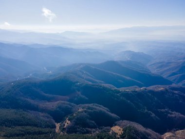 Bulgaristan 'ın Orelyak zirvesi yakınlarındaki Pirin Dağı' nın şaşırtıcı hava manzarası