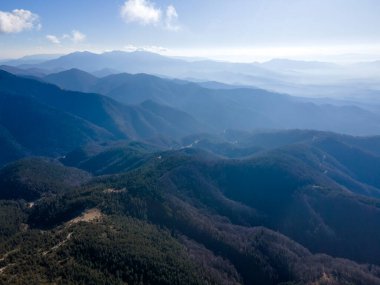 Bulgaristan 'ın Orelyak zirvesi yakınlarındaki Pirin Dağı' nın şaşırtıcı hava manzarası