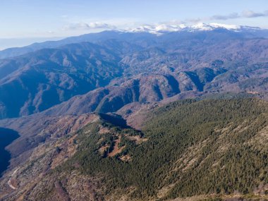Bulgaristan 'ın Orelyak zirvesi yakınlarındaki Pirin Dağı' nın şaşırtıcı hava manzarası