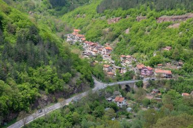 Bulgaristan 'ın Balkan Dağları' nın Bov köyü yakınlarındaki İskar boğazının inanılmaz manzarası