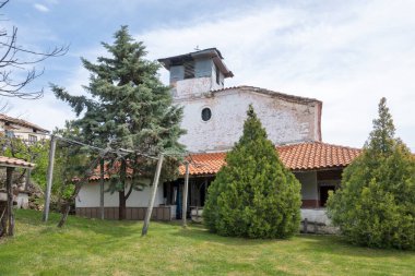 Bulgaristan 'ın Blagoevgrad Bölgesi, Ograzhden Dağı' ndaki Dolene Köyü Panoraması