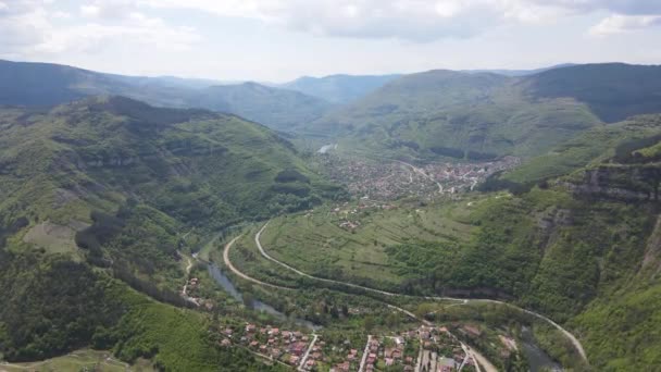 Úžasný Letecký Pohled Skokanskou Rokli Vesnice Bov Balkánské Hory Bulharsko — Stock video