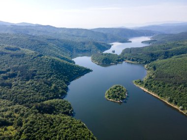Topolnitsa Reservoir, Sredna Gora Dağı, Bulgaristan 'ın yay manzarası