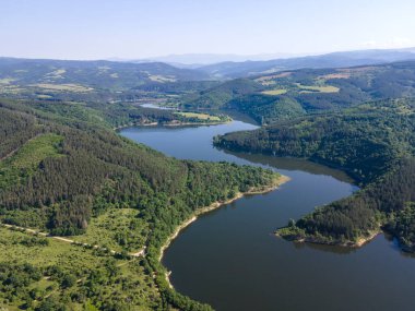 Topolnitsa Reservoir, Sredna Gora Dağı, Bulgaristan 'ın yay manzarası