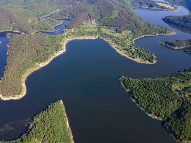 Topolnitsa Reservoir, Sredna Gora Dağı, Bulgaristan 'ın yay manzarası