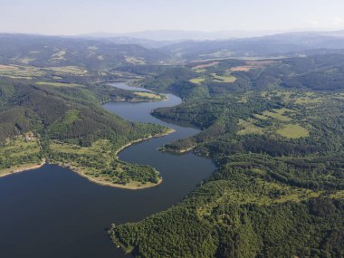 Topolnitsa Reservoir, Sredna Gora Dağı, Bulgaristan 'ın yay manzarası