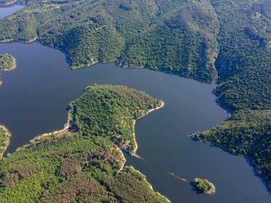 Topolnitsa Reservoir, Sredna Gora Dağı, Bulgaristan 'ın yay manzarası