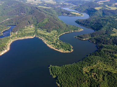 Topolnitsa Reservoir, Sredna Gora Dağı, Bulgaristan 'ın yay manzarası