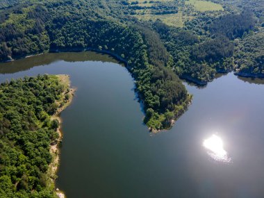 Topolnitsa Reservoir, Sredna Gora Dağı, Bulgaristan 'ın yay manzarası