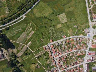 Bulgaristan 'ın Pazardzhik bölgesinin tarihi Strelcha kentinin hava manzarası