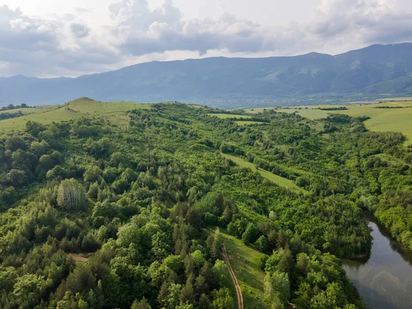 ドゥシャンティ貯水池 スレドナ ゴラ山 ソフィア地方 ブルガリアの空中春の景色 — ストック写真