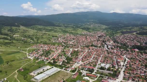Veduta Aerea Primavera Della Città Storica Strelcha Regione Pazardzhik Bulgaria — Video Stock